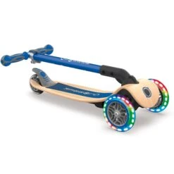 GLOBBER Primo Wood Mit Leuchtrollen, Scooter -Spiel Welt Verkauf GLOBBER Primo Wood mit Leuchtrollen Scooter@@1so7gp05 2