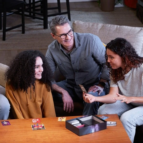 Hasbro Cluedo Verrat In Der Villa, Brettspiel 11 Hasbro Cluedo Verrat In Der Villa, Brettspiel – Bild 11